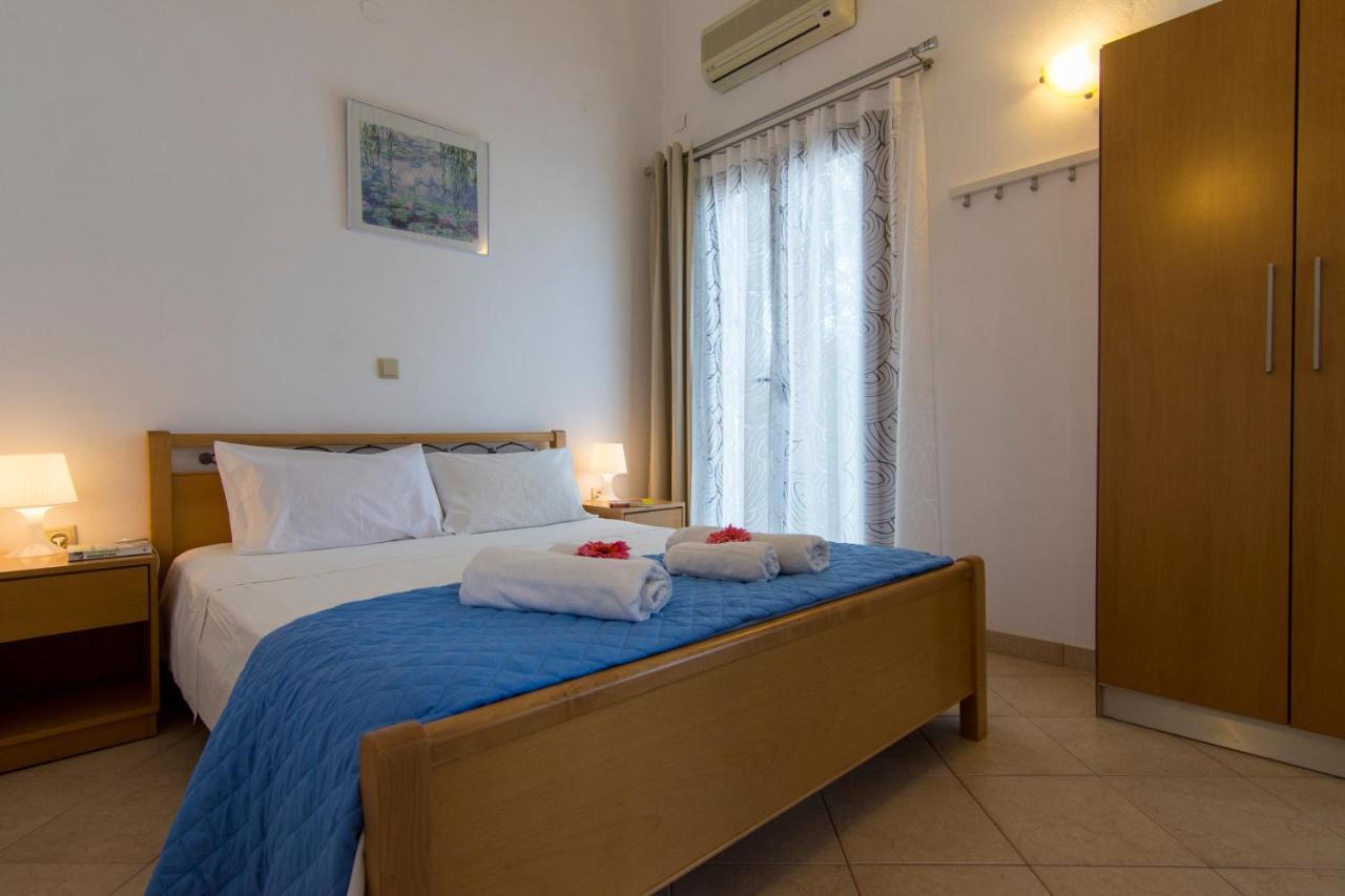 Natsios Apartments Vlachopoulátika エクステリア 写真